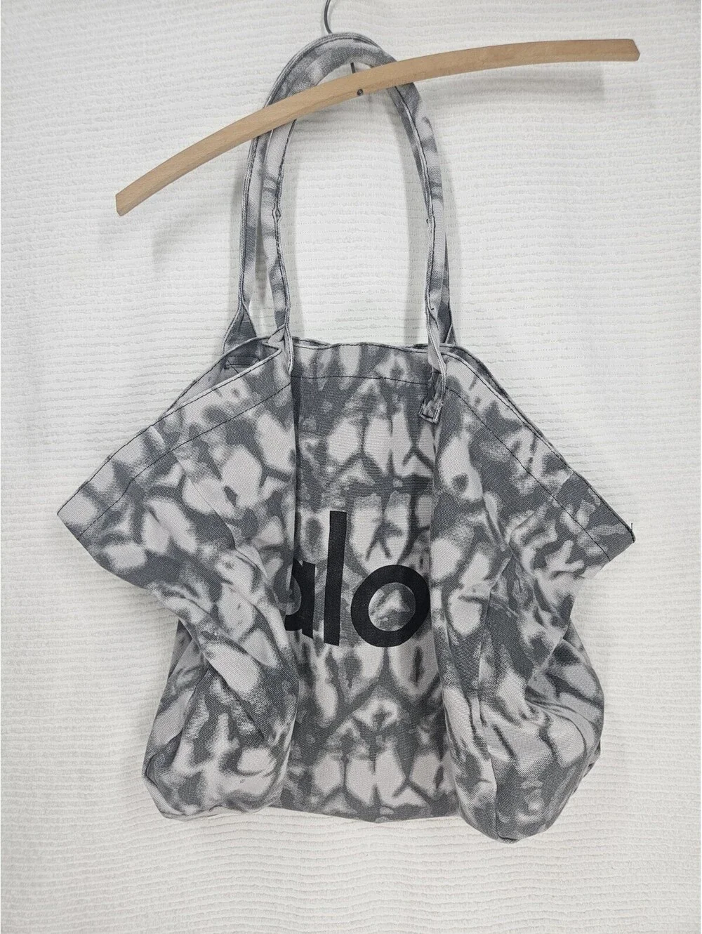 ALO Yoga Gray Tie Dye Large Canvas Tote Bag Gym Oblong Open Shoulder Strap